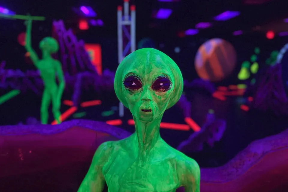 Hand-painted alien mural at Imagine 3D Mini Golf Scottsdale