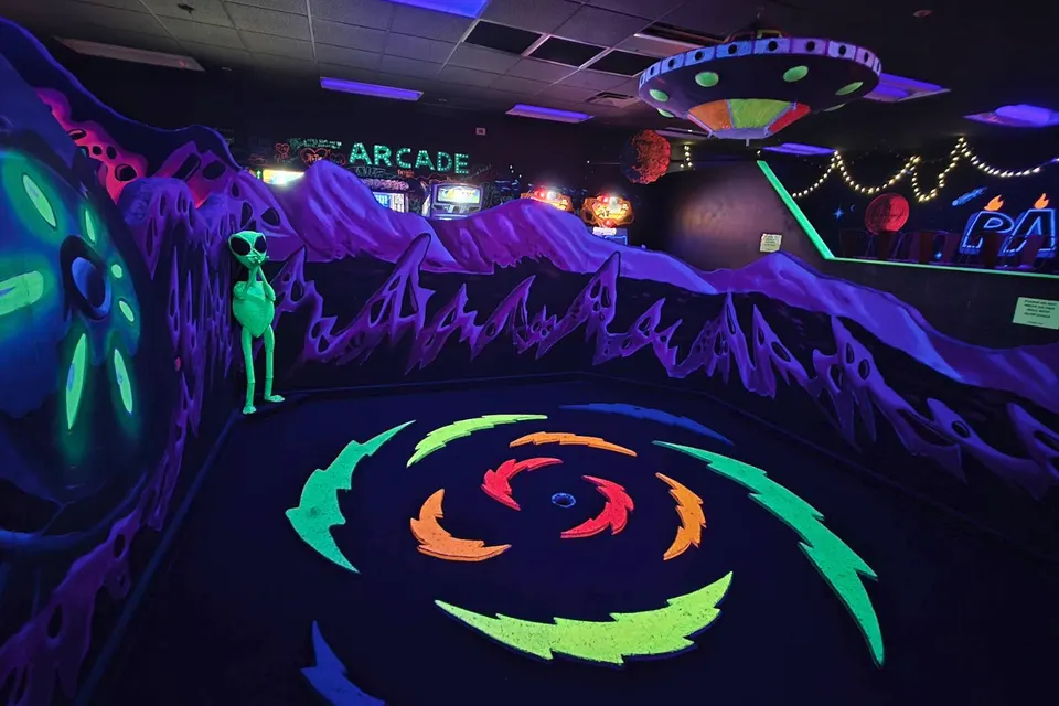 Blacklight fantasy room at Imagine 3D Mini Golf Scottsdale