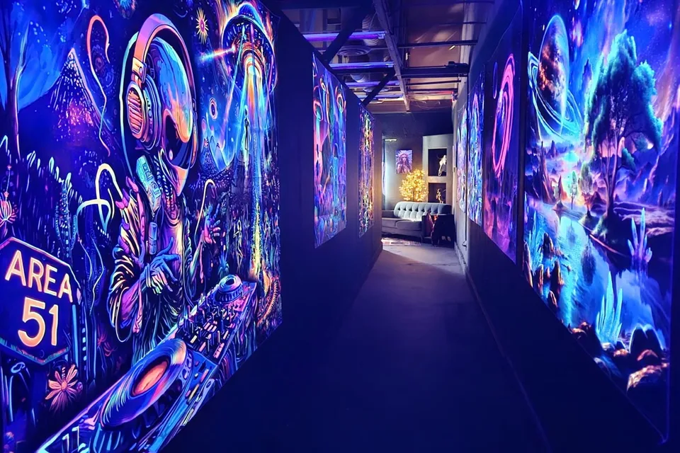 Glowing mural hallway at Imagine 3D Mini Golf Sedona